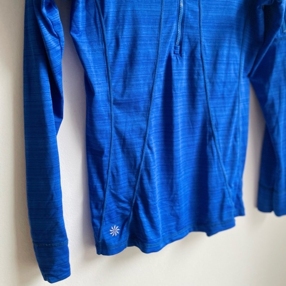 Athleta Longsleeve Workout Top Size Medium - Picture 7 of 8